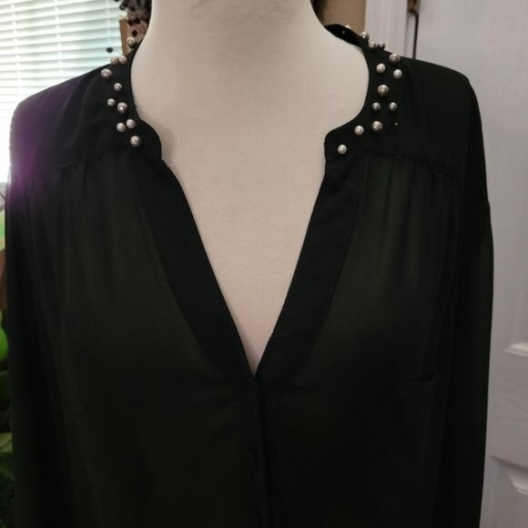 New Torrid Blouse Top Black Pearl Pearls Beaded Embellished Career Size 2 2x - Picture 1 of 9